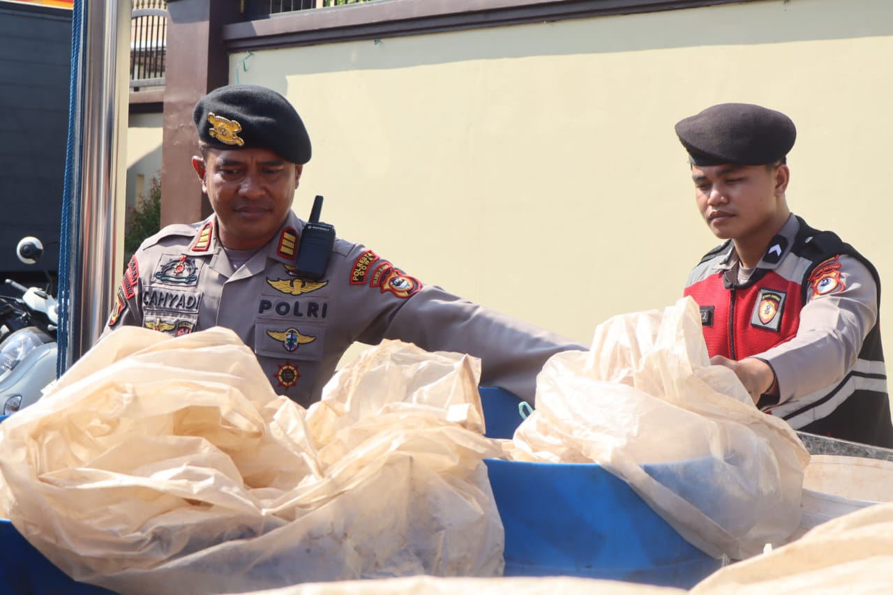 Polresta Gowa Berhasil menggalkan Miras Jenis Ballo Tampa Dokumen Resmi (dok)