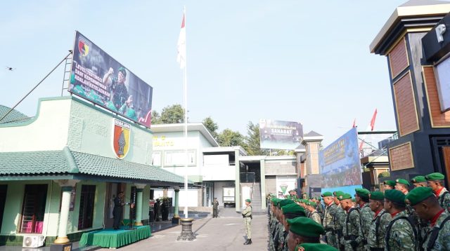 Upacara HUT TNI ke 81 di Makodim 0808 Blitar