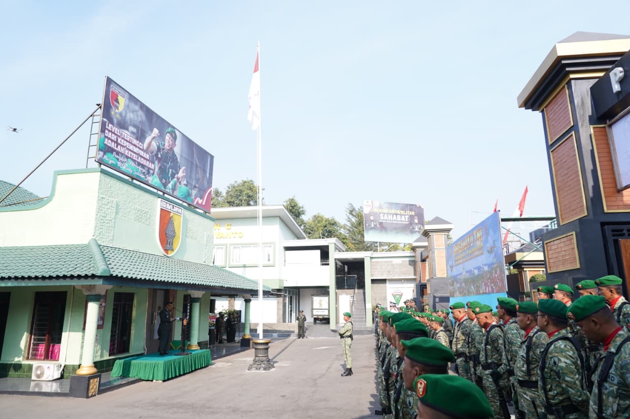 Upacara HUT TNI ke 81 di Makodim 0808 Blitar