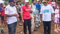 Anggota DPRK Kepulauan Yapen, Fredolin Warkawani, saat menghadiri Kegiatan Festifal Arus Ansus Tahun 2026 di Distrik Yapen Barat